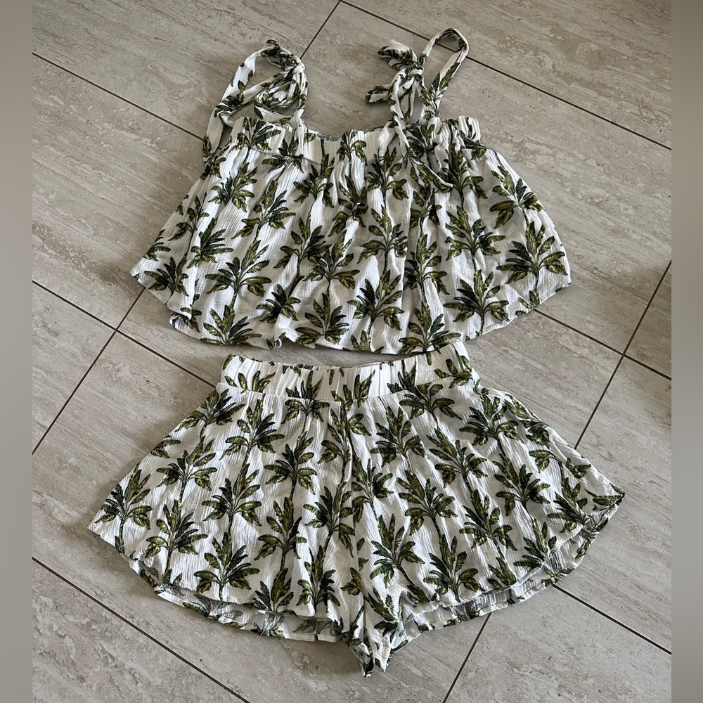Show Me Your Mumu palm print top and shorts set